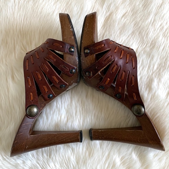 DOLCE & GABBANA Leather Platform Sandals - Picture 6 of 8